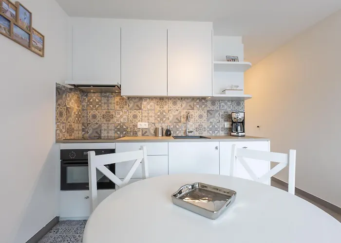 Luxe Athena Vlakbij Het Lejlighed